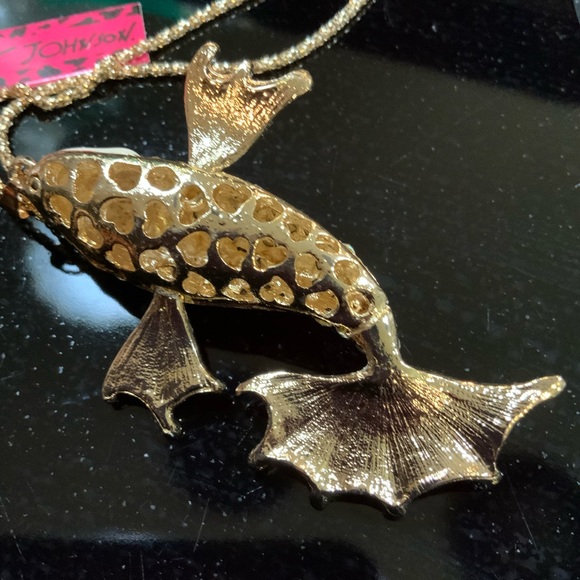 Betsey Johnson Fish Rhinestones Articulating Fin Necklace White #N522 - Picture 4 of 5